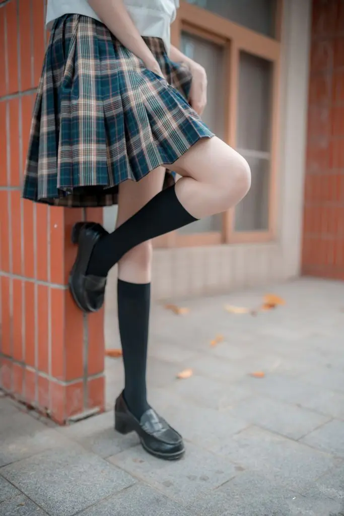 【Jk少女】这位小姐姐的腿也太细了吧!插图3 【Jk少女】这位小姐姐的腿也太细了吧!插图3