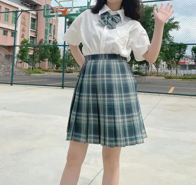 女生爱穿JK短裙,那么男生真的喜欢穿JK短裙的女生吗?插图 女生爱穿JK短裙,那么男生真的喜欢穿JK短裙的女生吗?插图