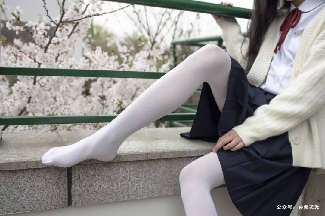 JK制服写真：白色丝袜美女插图18