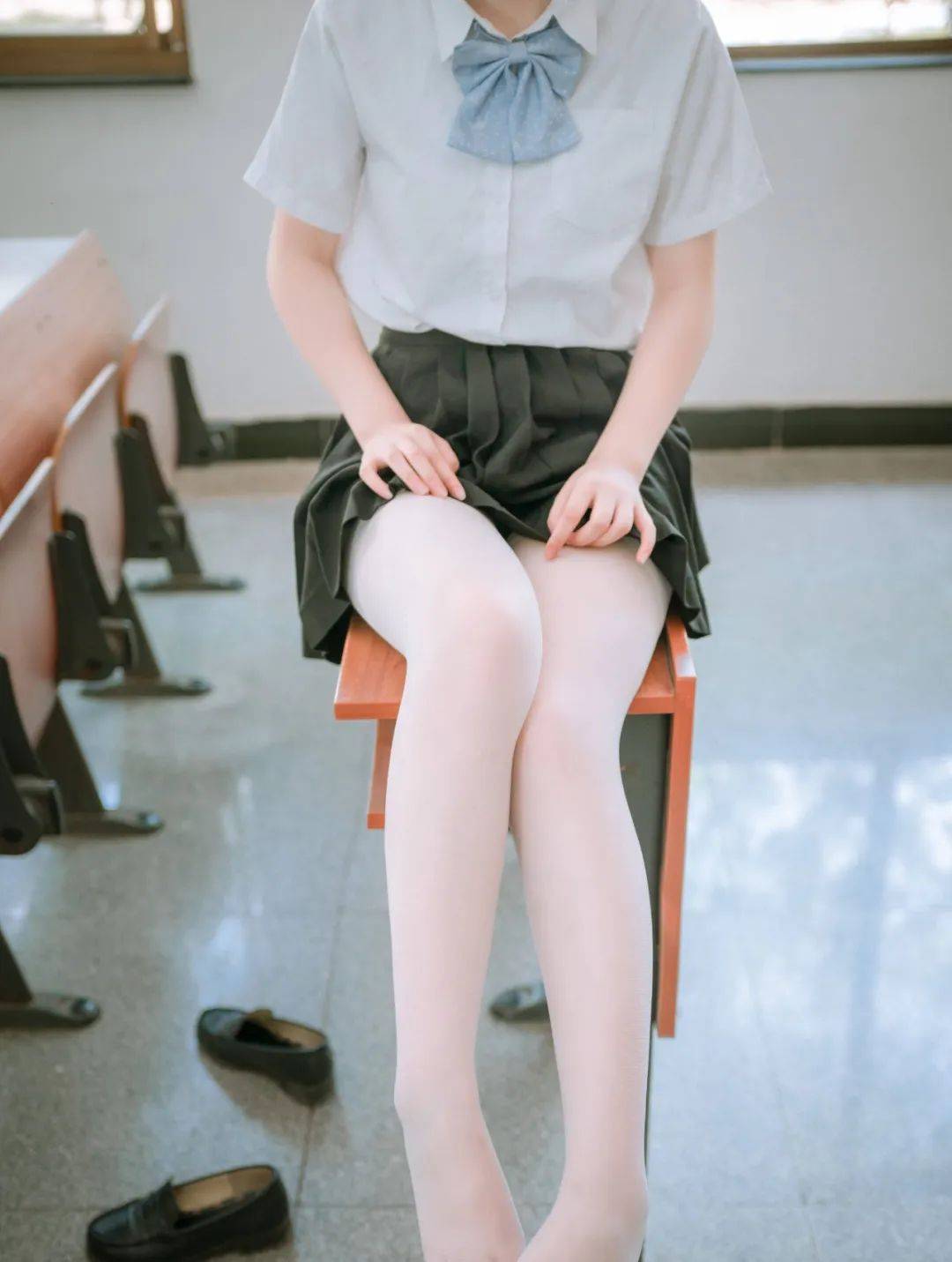 JK制服写真：课堂上的丝袜插图15