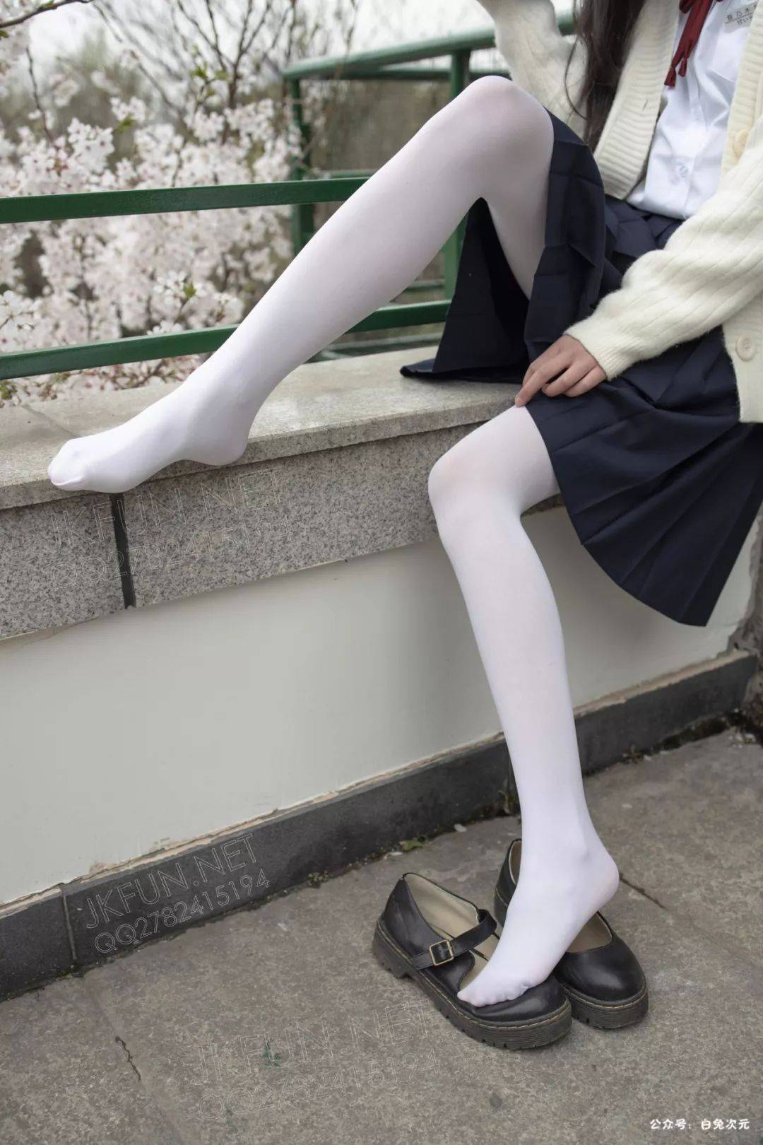 JK制服写真：白色丝袜美女插图19