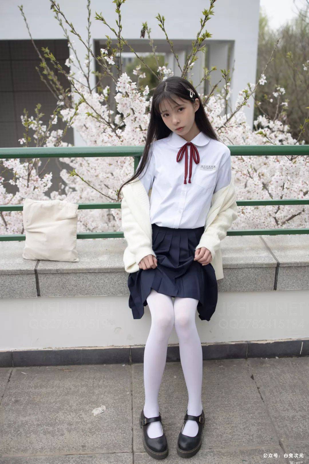 JK制服写真：白色丝袜美女插图9