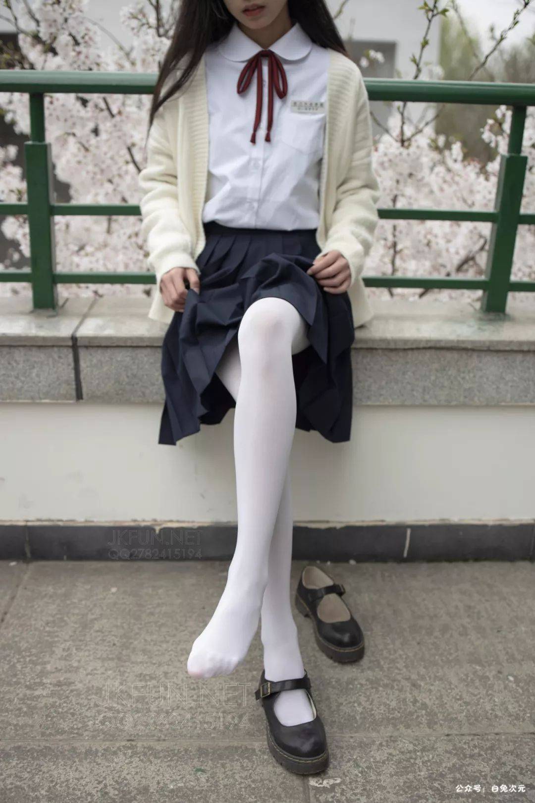 JK制服写真：白色丝袜美女插图21